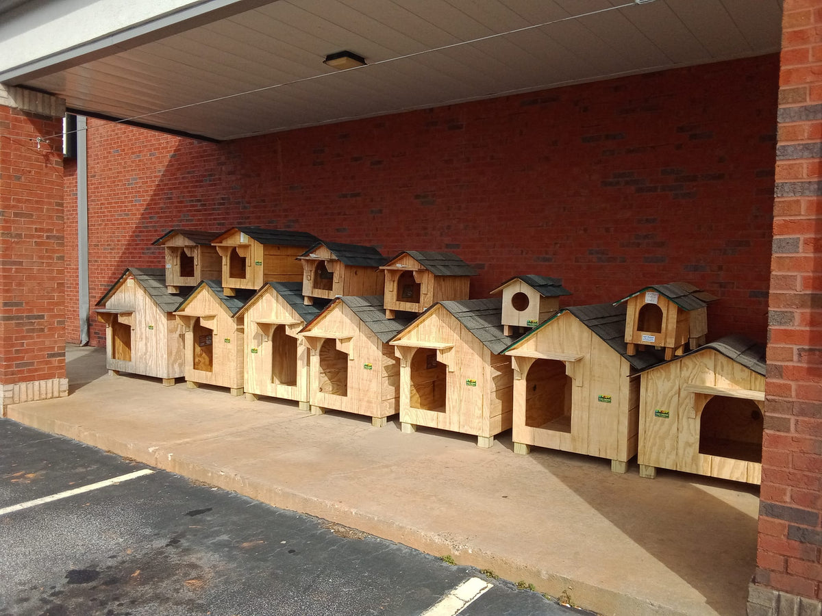 Custom Dog Houses at Howard Brothers in Oakwood & Lula,
